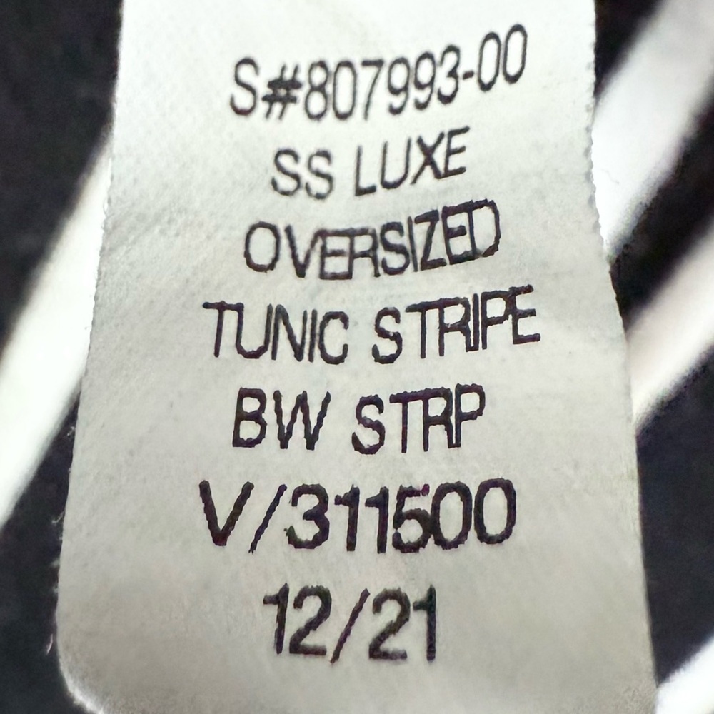 Old Navy short sleeve luxe oversized tunic black & white striped tee size Medium - Picture 8 of 10